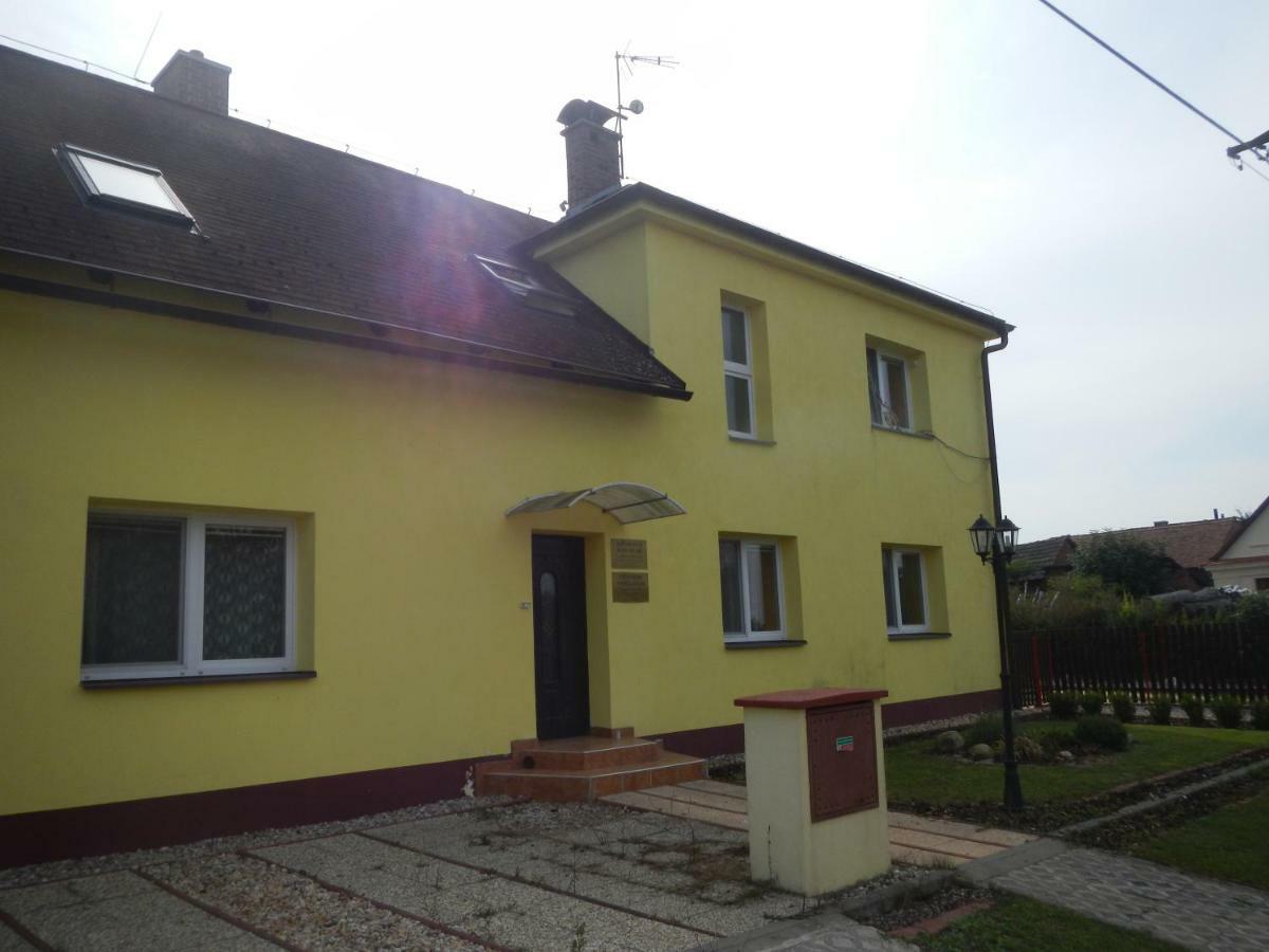 Hradec Králové Apartmany Sarka Ujezd U Hradce Kralove מראה חיצוני תמונה